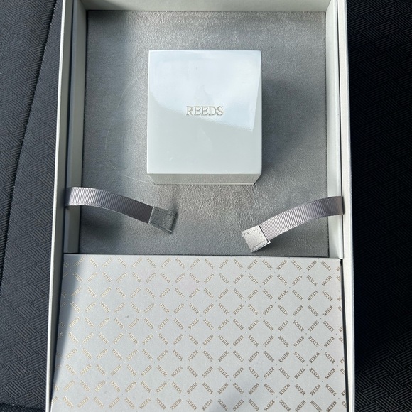 Diamond Ring - Picture 3 of 3